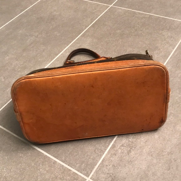 Louis Vuitton Alma Monogram Bag - Picture 6 of 8